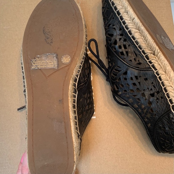 Vince Camuto sneakers black tie up - Picture 12 of 13